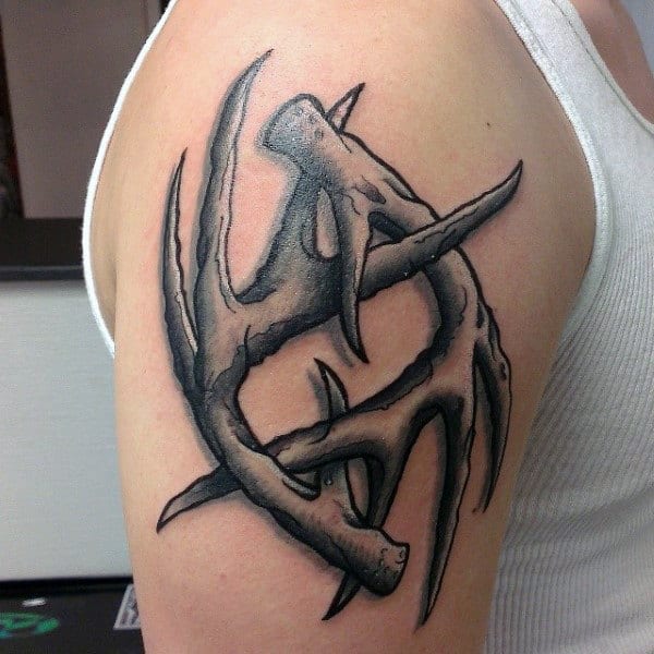 Upper Arm 3d Antler Tattoo For Guys