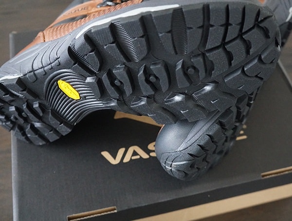 Vasque St Elias Full Grain Gore Tex Boots For Men With Vibram Outsole