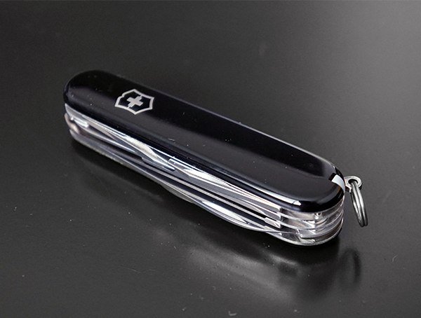 Victorinox Huntsman Review Closed