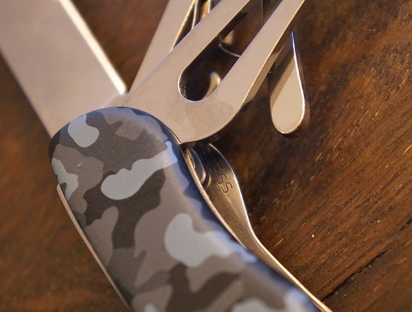 Victorinox Skipper Press To Unlock Inner Feature