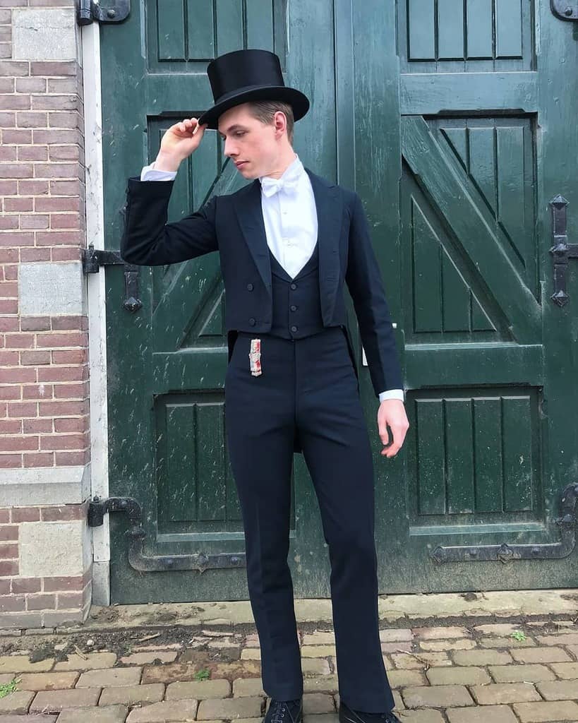 Vintage Clothing Victorian Style