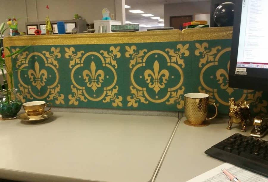 green and gold pattern wallpaper