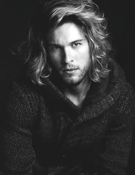 Wavy Hairstyles For Long Curly Hair Men