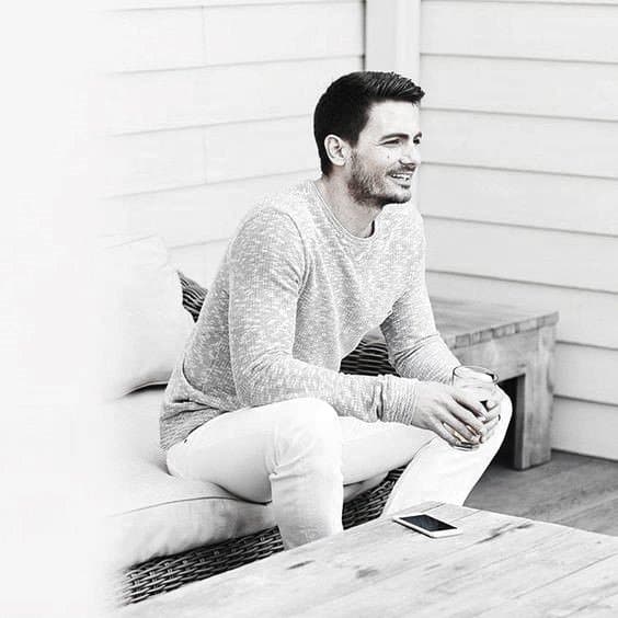 What To Wear With Gentlemens White Jeans Outfits Style Ideas Light Grey Sweater