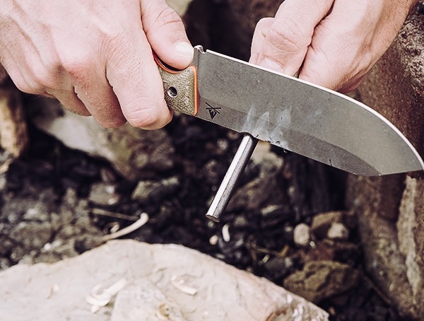 White River Knife And Tool Firecraft Fc5 Review Ferro Rod Notch Detail