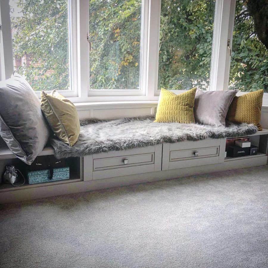 window seat with underneath storage unit gray rug