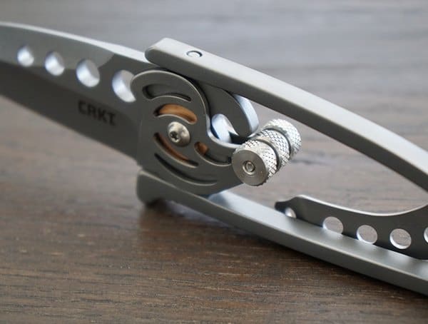 Wishbone Frame Columbia Knife And Tool Snap Lock Knife