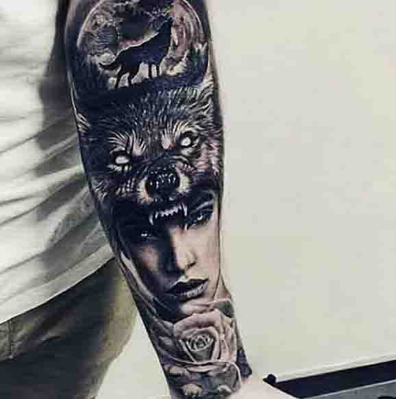 Wolf Howling At The Moon Tattoo For Males