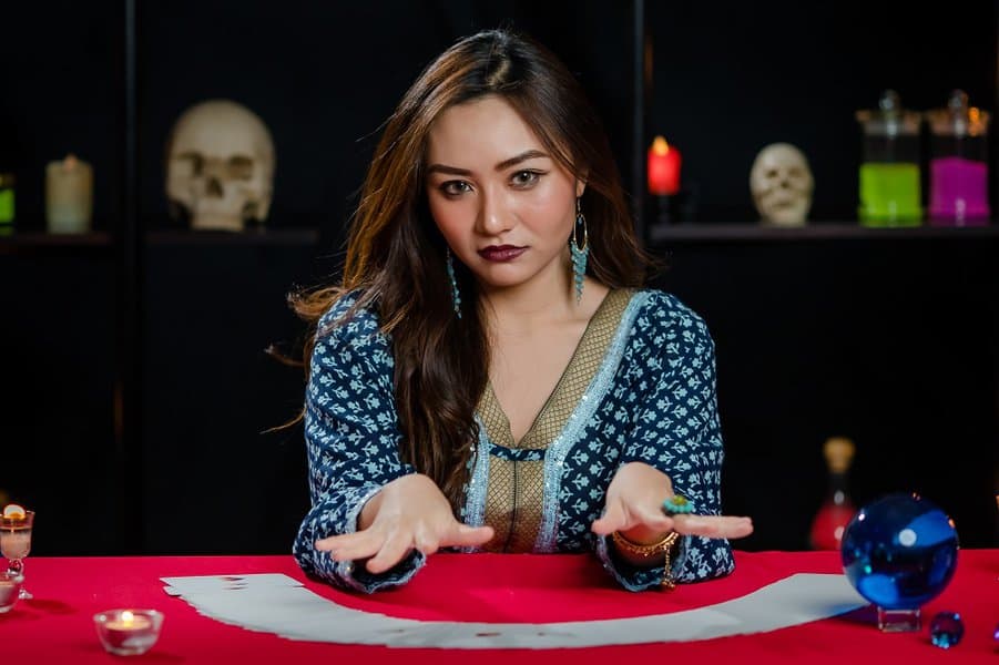 woman predict future by cards