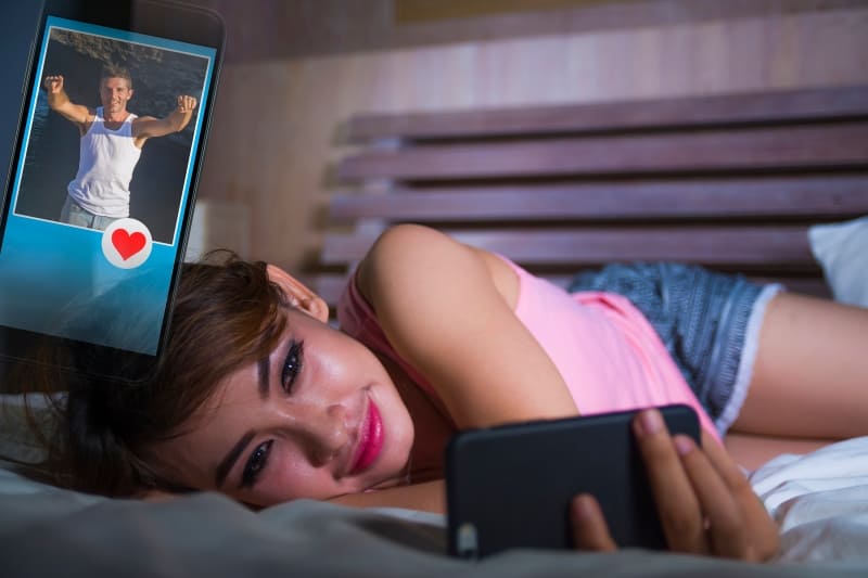 woman search a man on dating app