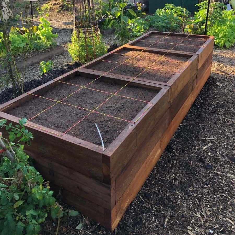 wood pallet raised garden bed