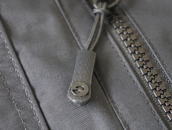 Zipper Detail Gobi Heat Shift 5 Zone Heated Mens Snowboard Jacket